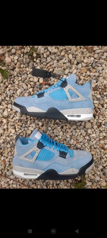 Air Jordan 4 unc