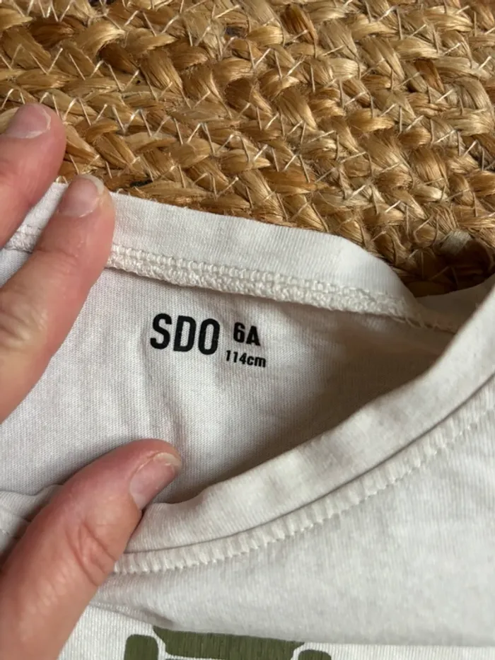 T-shirt sucre d’orge 6 ans tbe - photo numéro 3