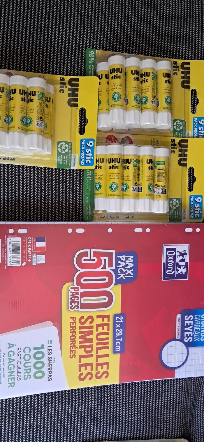 Lot de fournitures scolaires
