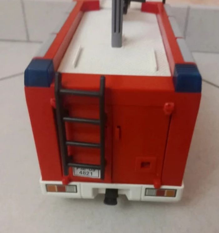 Camion d'intervention des pompiers Playmobil - photo numéro 7