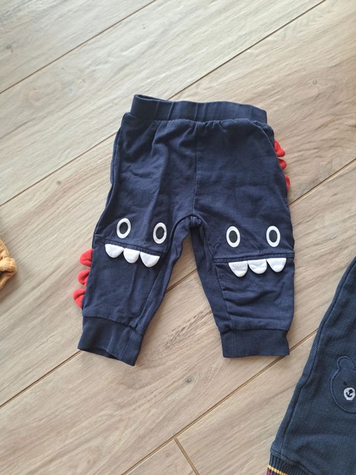 Lot 3  pantalons 9 mois - photo numéro 2