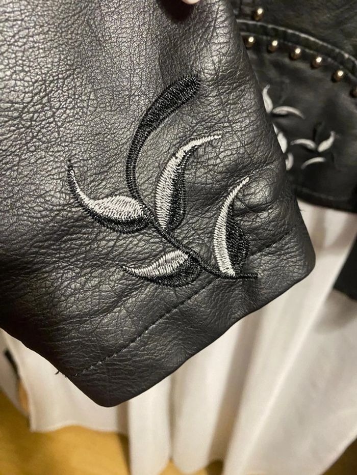 Simili cuir - photo numéro 7