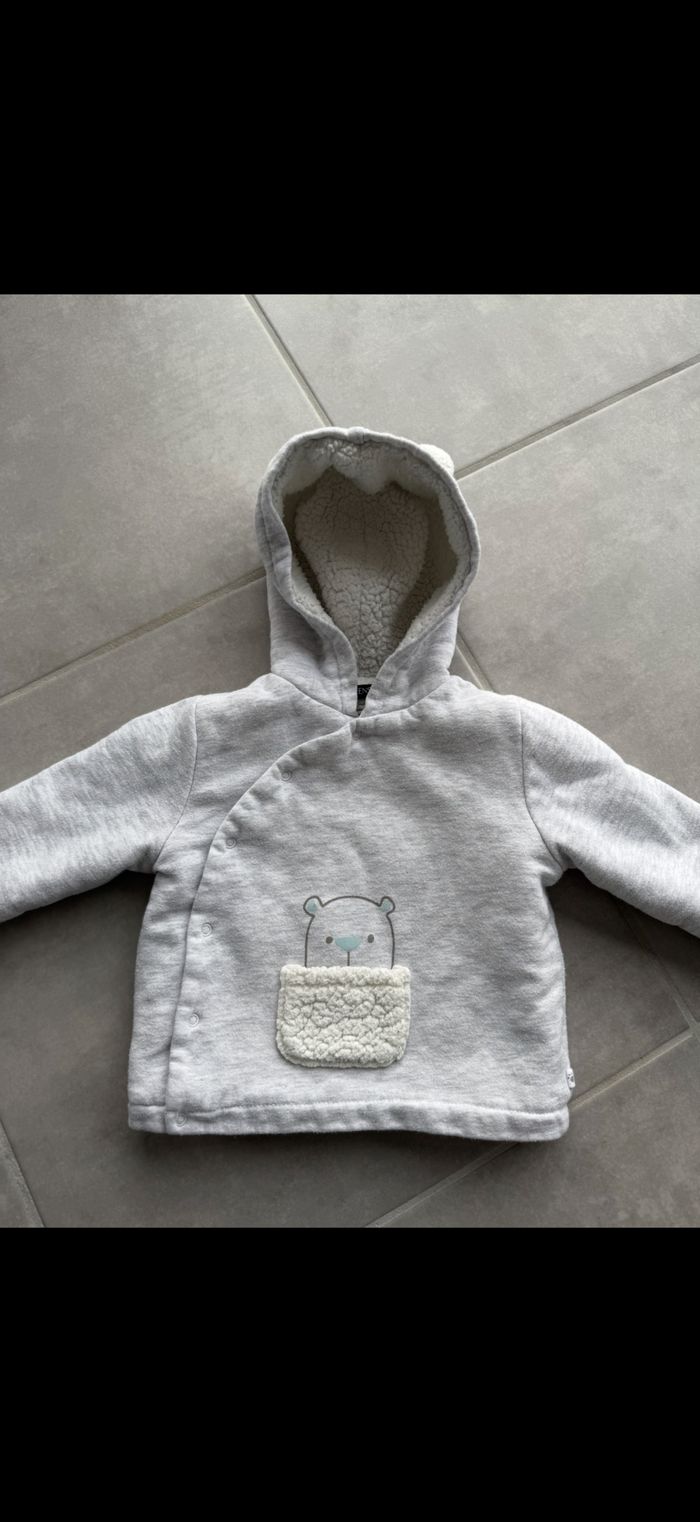 Manteau avec capuche hiver chaud Taille 18 mois - photo numéro 2