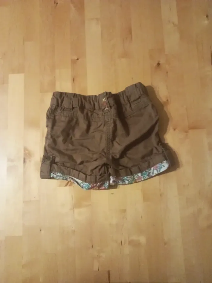 Short marron - photo numéro 4