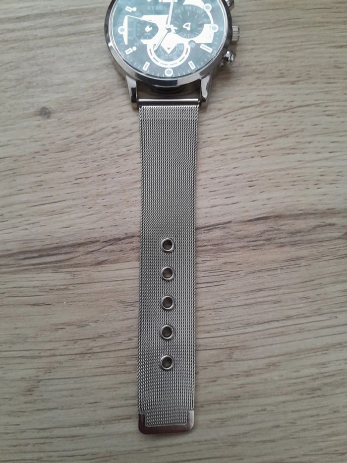 Montre homme toute argentée, bracelet métallique, a quartz - photo numéro 4