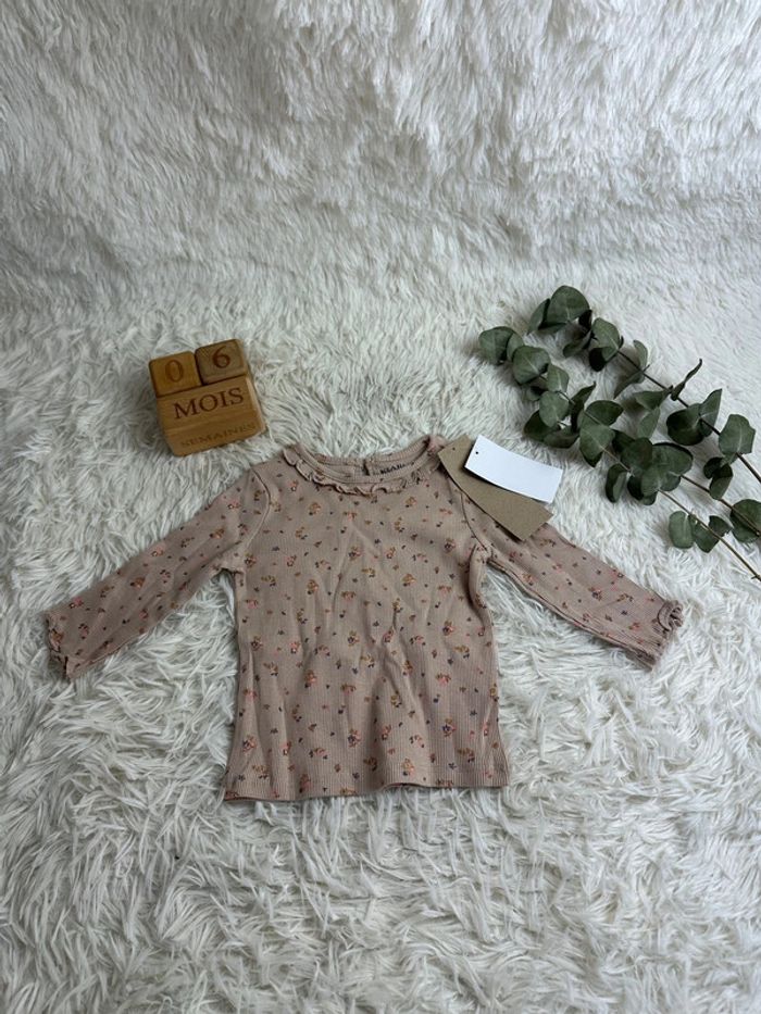 T-shirt manches longues fleurie taille 6 mois Kiabi
