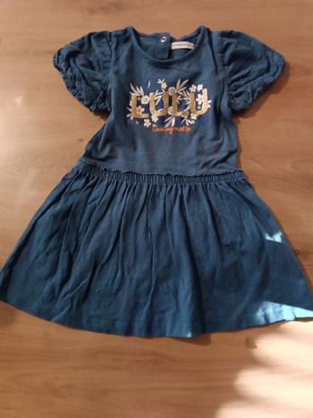 Robe bleu foncé