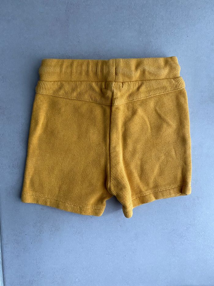 Short Kiabi taille 9 mois - photo numéro 2