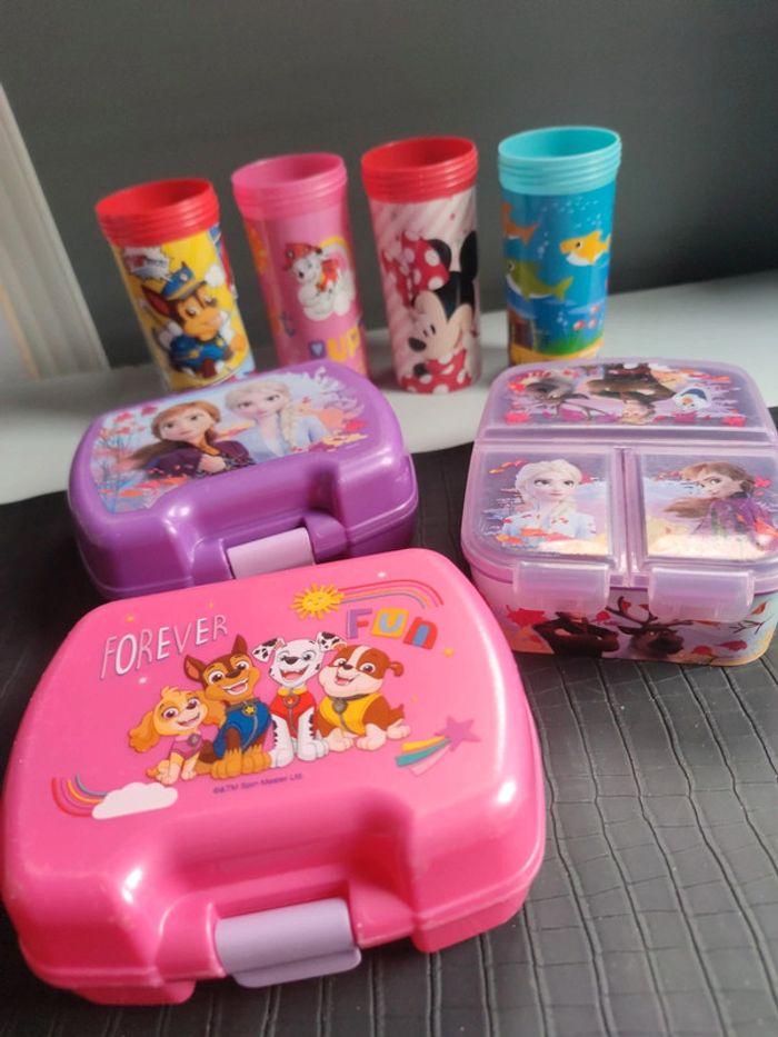 Lot boîtes à goûter et verres pat patrouille baby shark reine des neiges