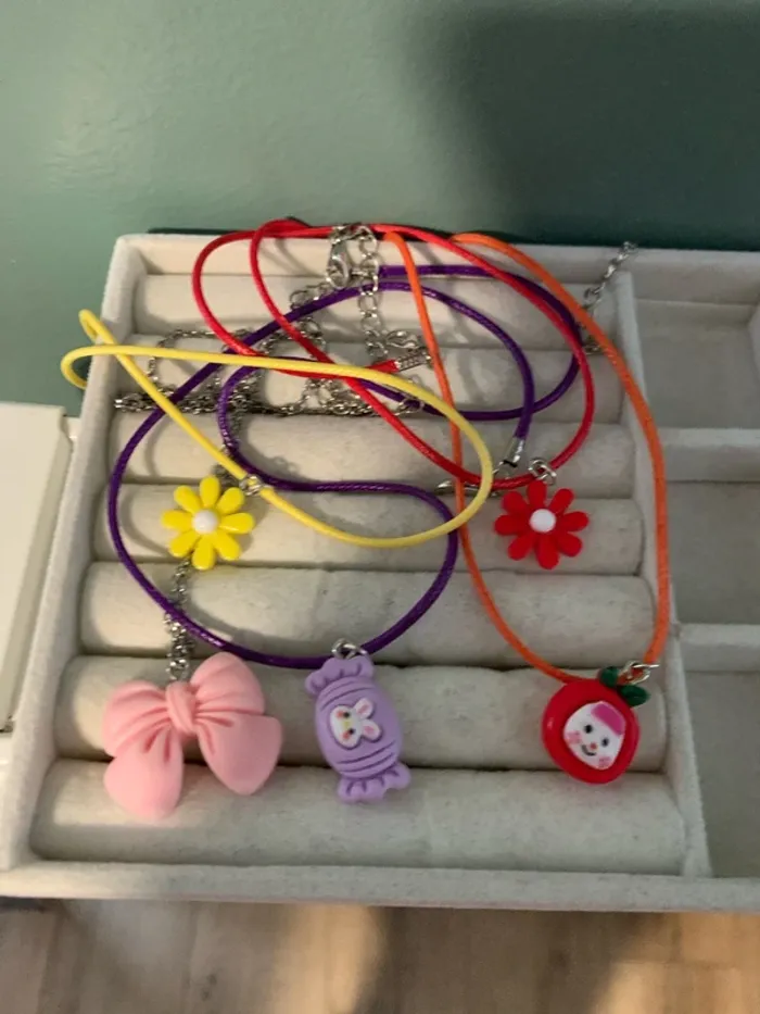lot cinq collier