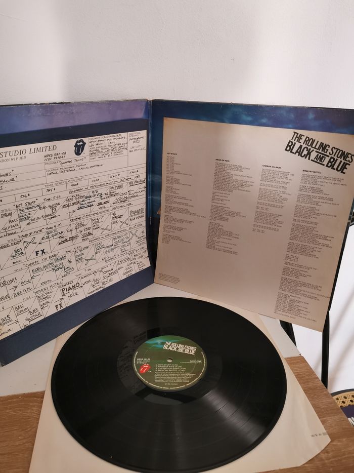 The Rolling Stones. Black and blue. Disque vinyl 33t - photo numéro 4