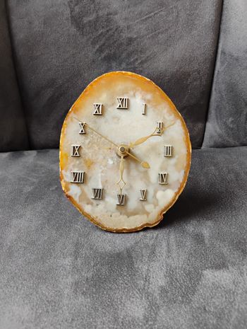 Petite horloge en Agathe