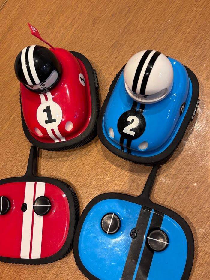 Auto tamponneuses radiocommandées - photo numéro 4