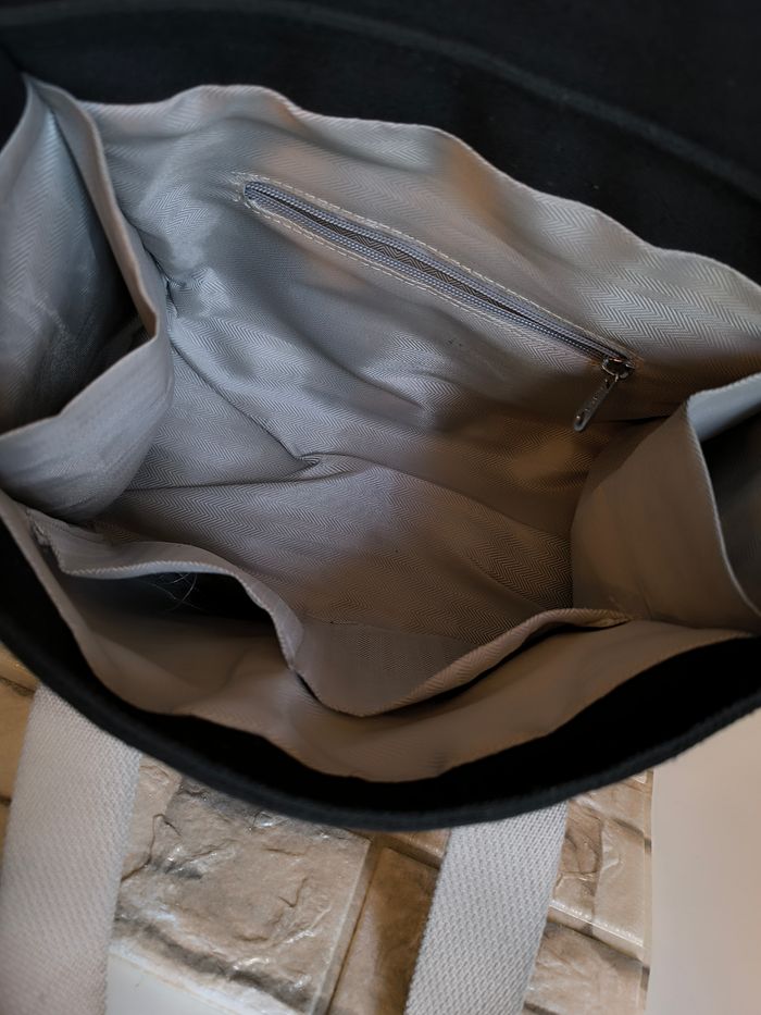 sac à main noir avec plusieurs compartiments - photo numéro 2