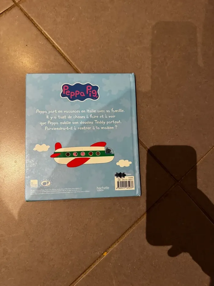 Livre / Album - Peppa Pig - Peppa part en vacances - Hachette Jeunesse - Bon état - photo numéro 2