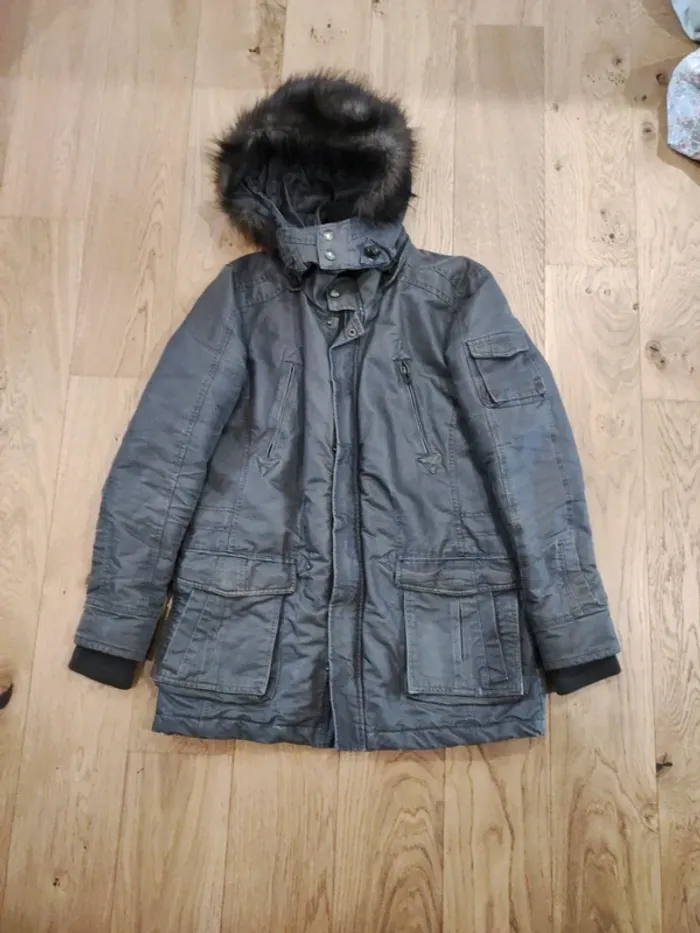 Manteau gris foncé avec capuche amovible - L