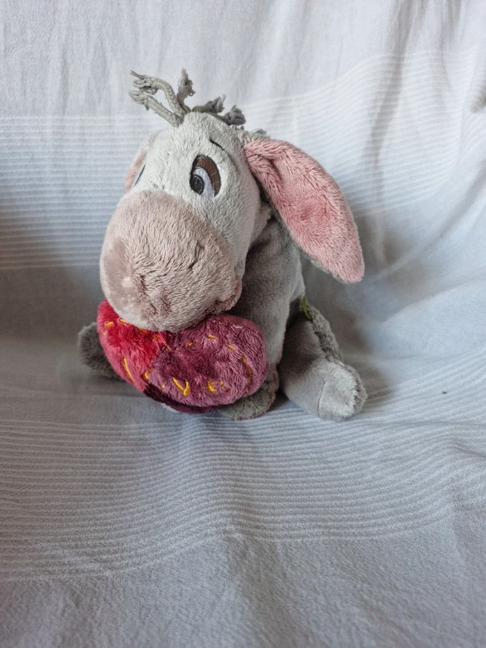 Peluche  bourriquet avec coeur Disney  nicotoy - photo numéro 2