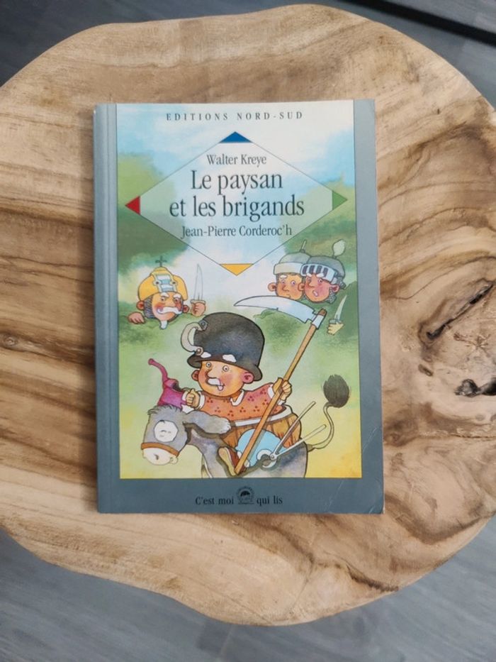 🙂 livre le paysan et les brigands 🙂