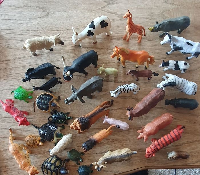 Lot de 35 animaux en plastique pour enfants