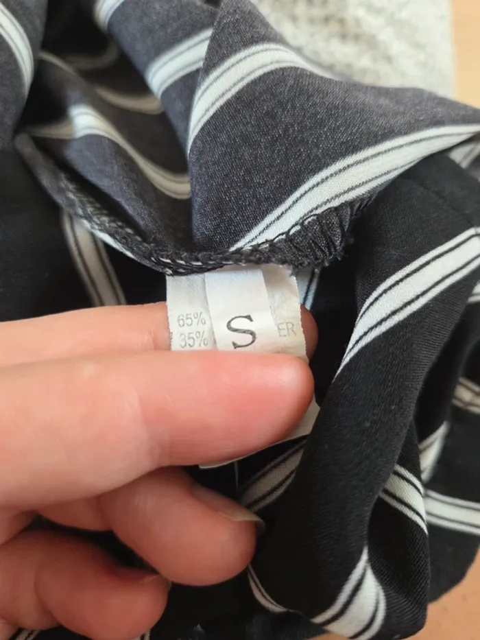 Short fluide à rayures noires et blanches - photo numéro 7