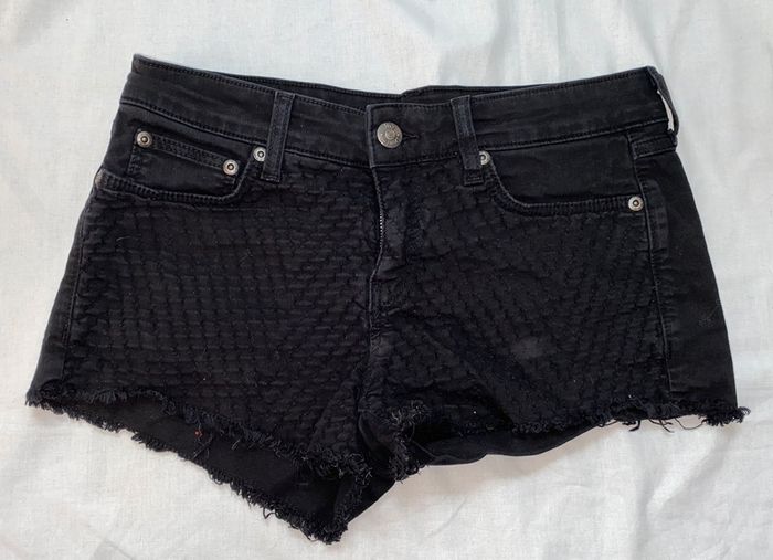 short en jeans NVY jeans taille 36 valeur 60 euros