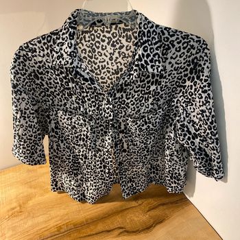 Chemise courte effet léopard