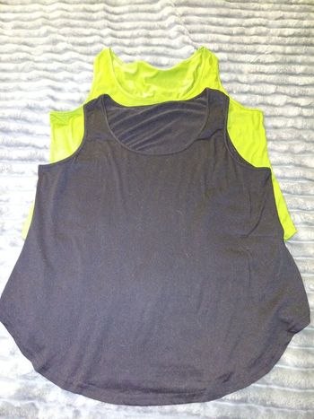 Débardeurs vert et noir 3 XL