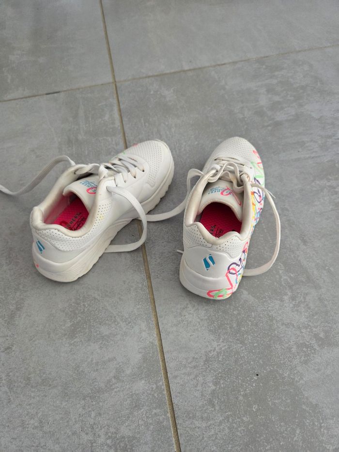 Basket skechers taille 31 - photo numéro 3