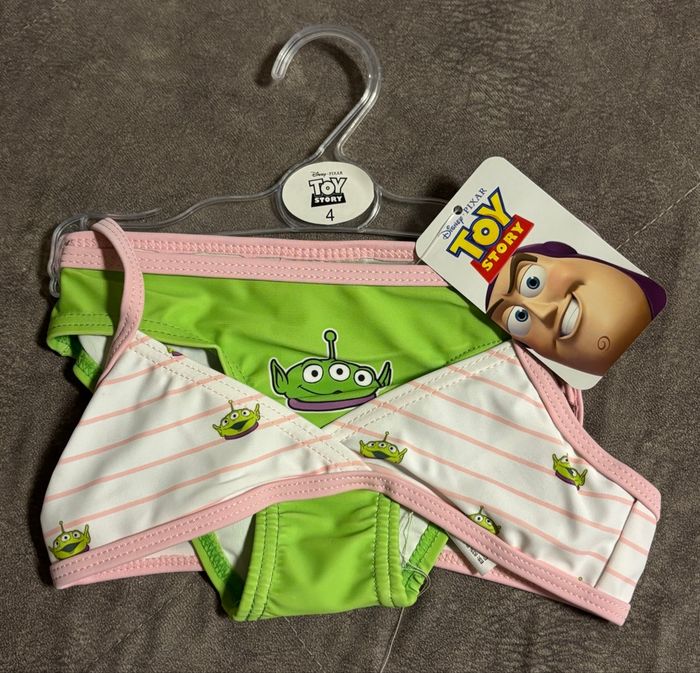 Maillot de bain 2 pièces Toy story taille 4 ans Disney Neuf