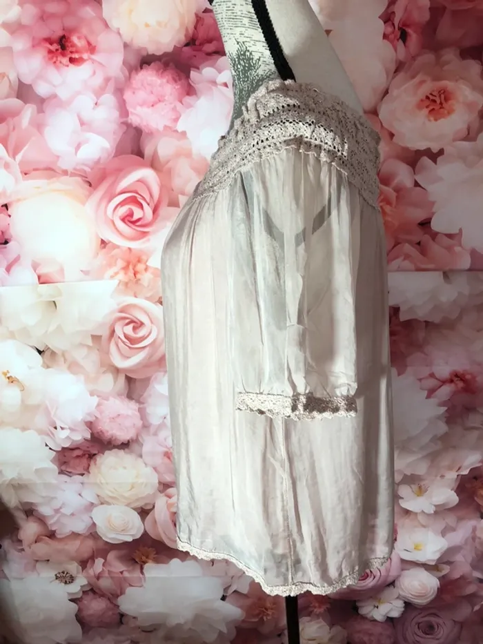 Blouse en soie rose . - photo numéro 2