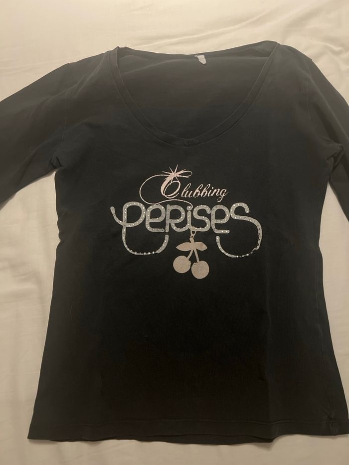 Ter shirt noir marque le temps des cerises