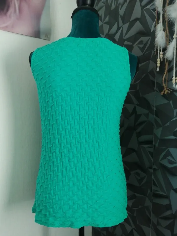 Top vert à reliefs / sans marque / (M) - photo numéro 2