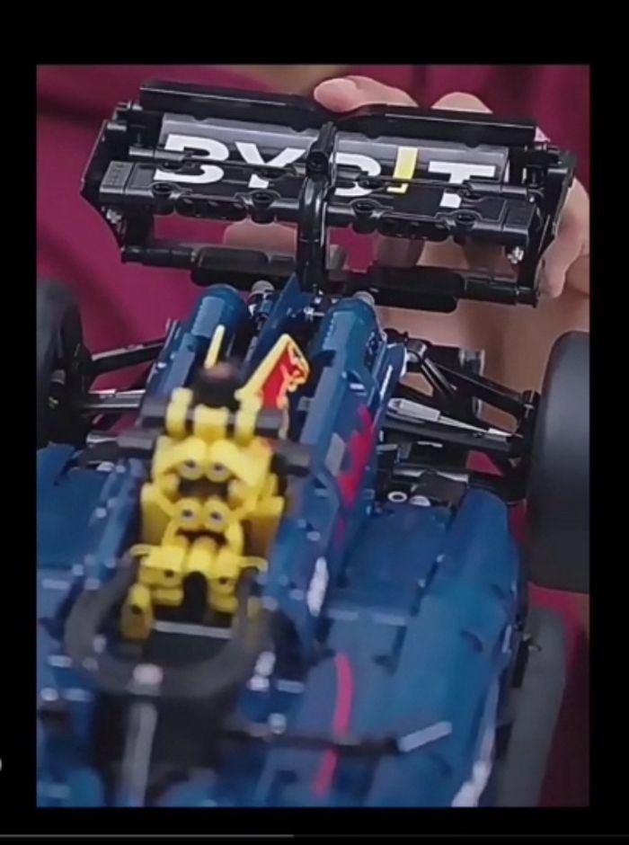Lego RedBull f1 jamais déballé - photo numéro 5