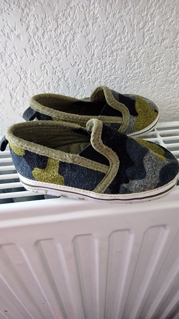 chaussures souples bébé 12/18 mois - photo numéro 2