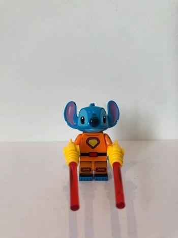 Figurine type lego Stitch. Disney