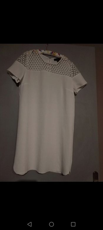 Lot robe neuve et 3 tee-shirts taille 36