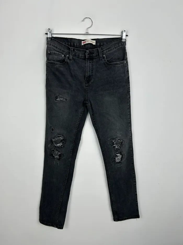Jean Levi's Femme Noir W29 L29 | Slim Taper Troué | Taille FR40 | Très Bon État BP39 - photo numéro 2
