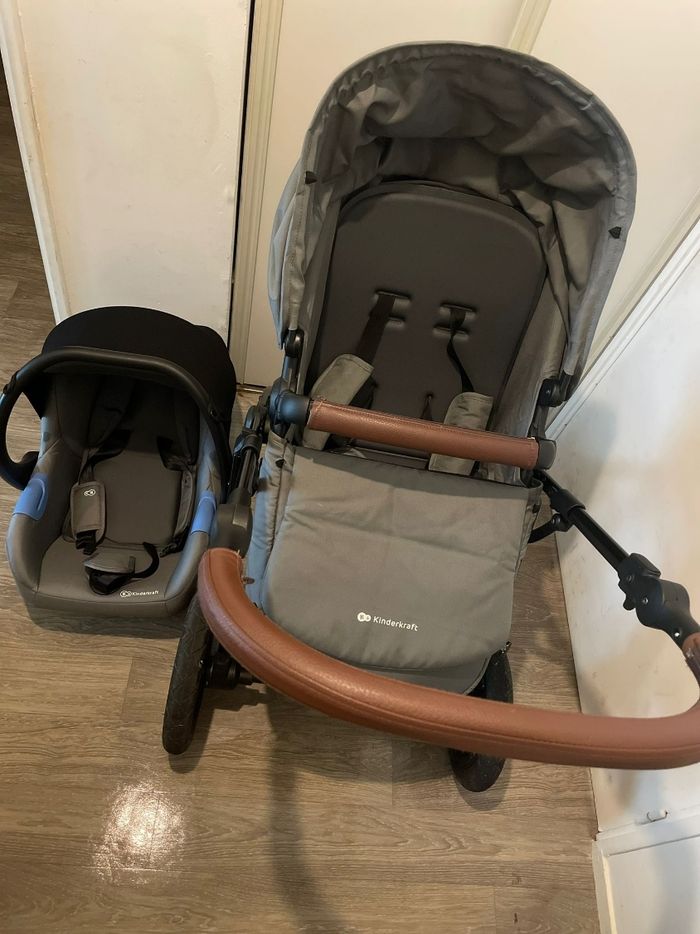 Poussette Kinderkraft moov avec cosy