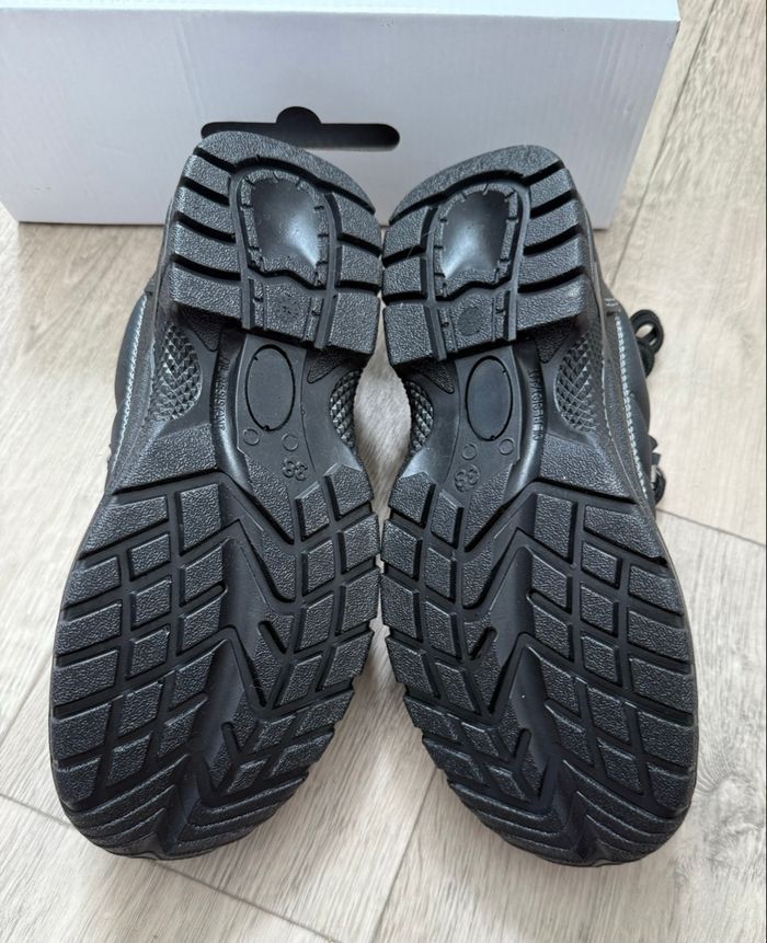 Chaussures de sécurité noires Boston S1P SRC - Taille 38 - Neuves avec boîte - photo numéro 4