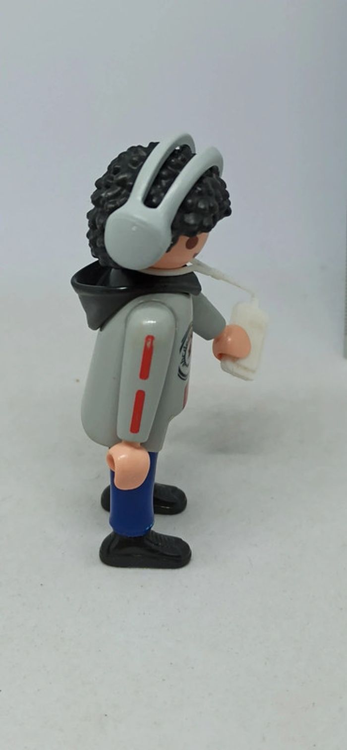 Homme avec lecteur de musique et casque playmobil - photo numéro 4