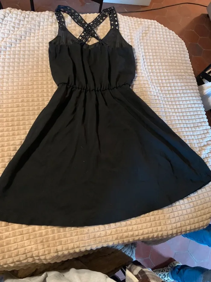 Robe noire - photo numéro 2