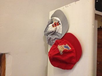 2 casquettes pour bébé