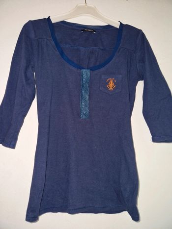 Tee shirt bleu marine et violet