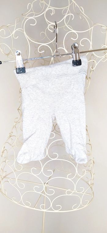 Pantalon avec pied gris 1 mois