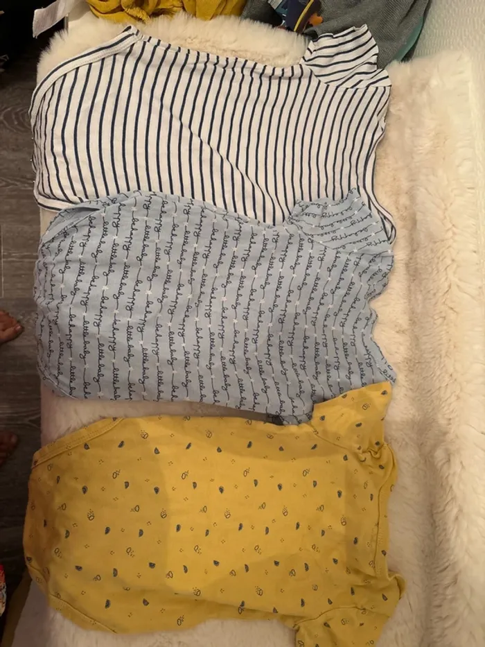 Lot de 3 bodys 18 mois - photo numéro 6