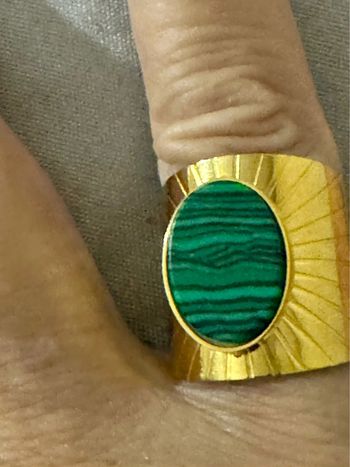 Bague large réglable pierre naturelle verte acier inoxydable or neuve