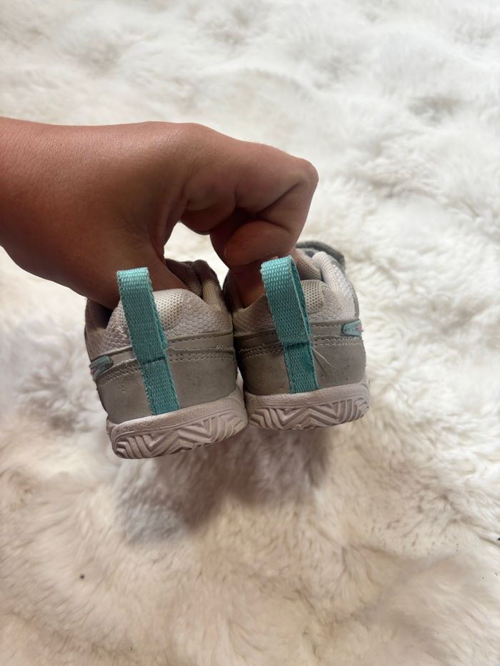 Basket Nike taille 20 - photo numéro 5