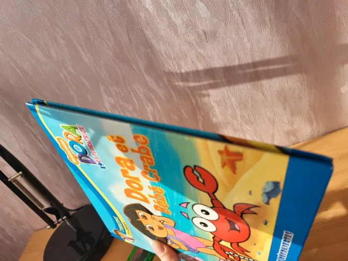Livre enfant Dora et le bébé crabe Livre stickers - photo numéro 4