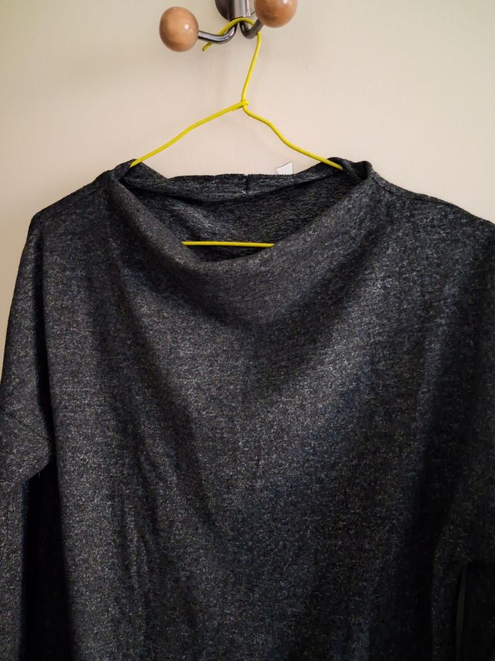 Joli pull gris foncé Pimkie  taille 38 - photo numéro 2