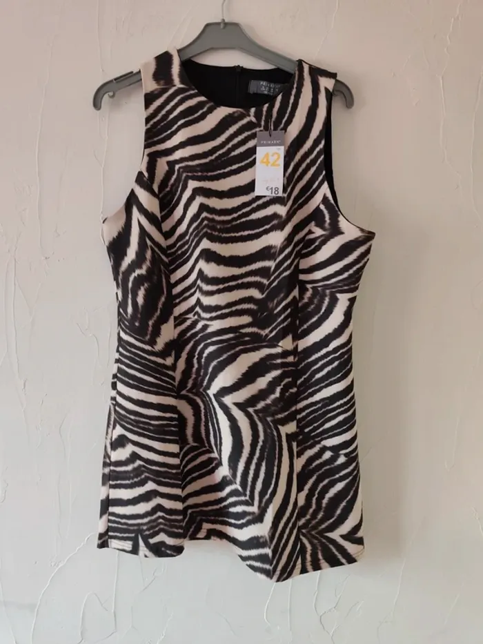 Superbe robe Primark taille 42
